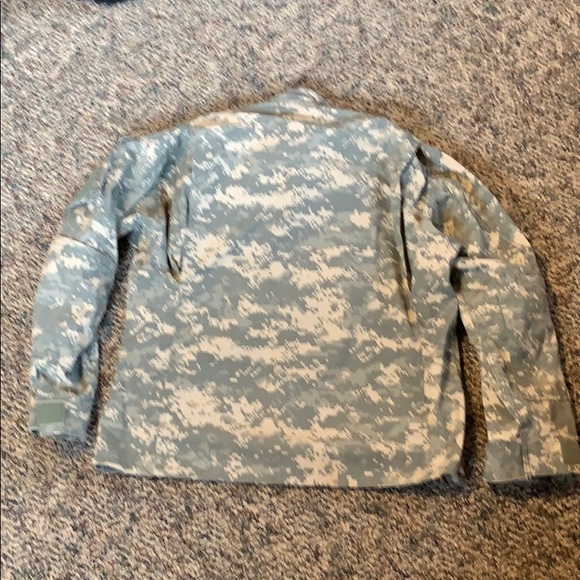Army ACU top - Picture 3 of 4